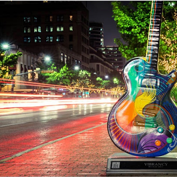 LIKE & SHARE - Picture 10 of 13